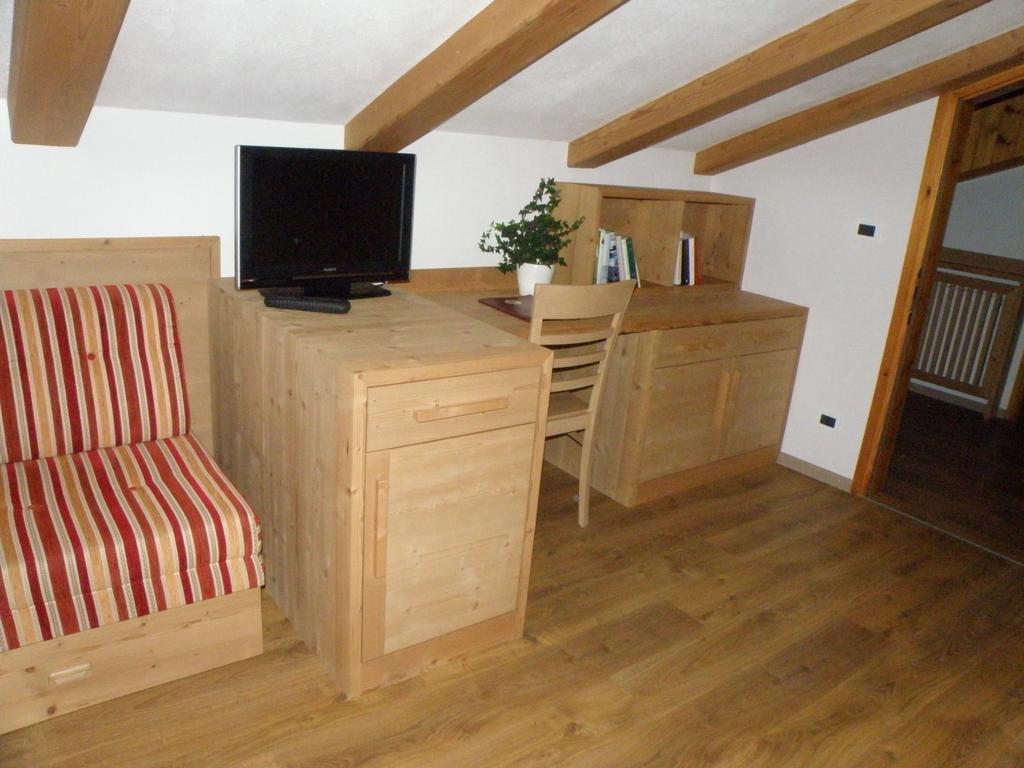 Ciasa Gabriel Apartment Колфоско Стая снимка