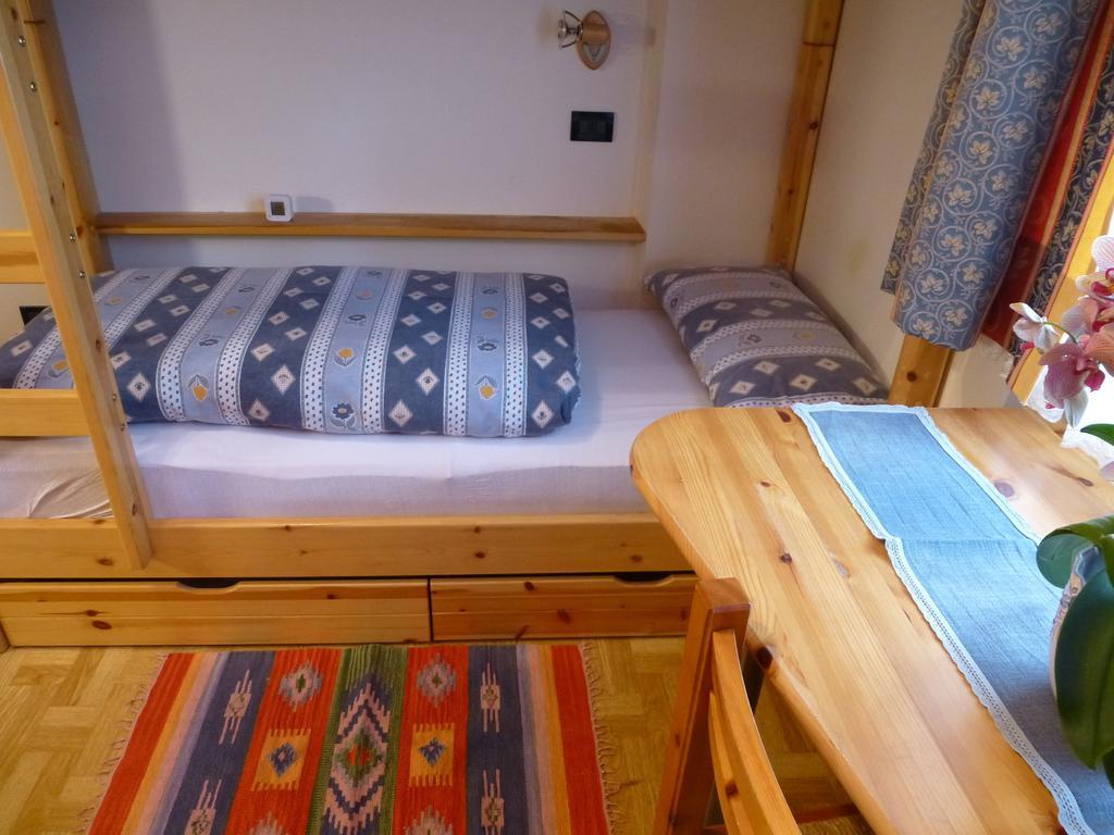 Ciasa Gabriel Apartment Колфоско Стая снимка