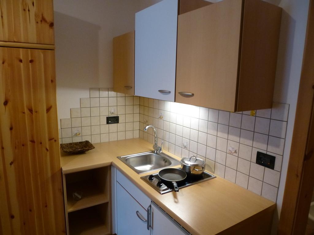 Ciasa Gabriel Apartment Колфоско Стая снимка