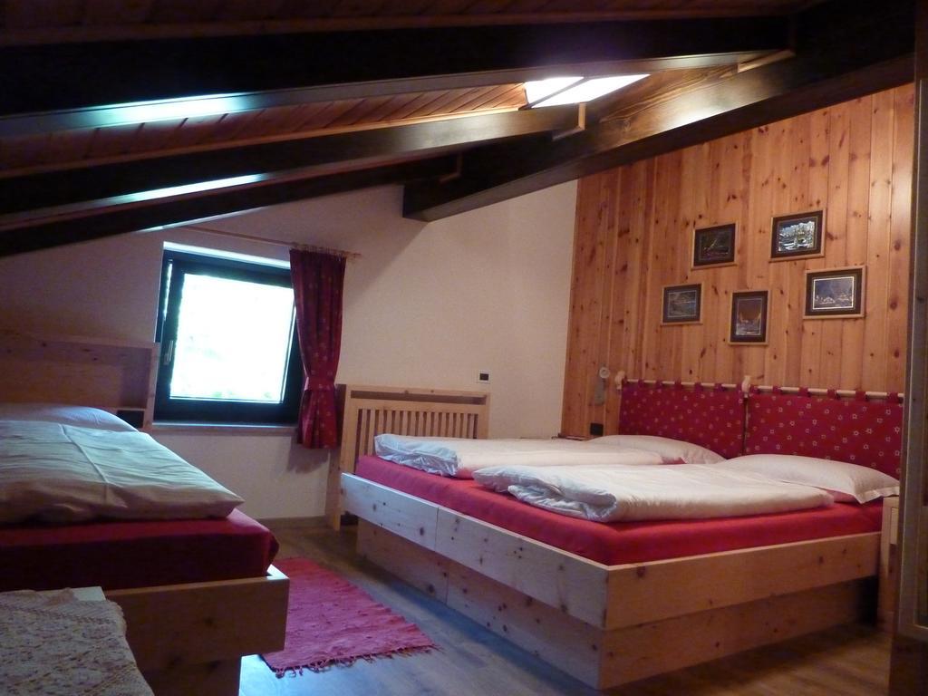 Ciasa Gabriel Apartment Колфоско Стая снимка