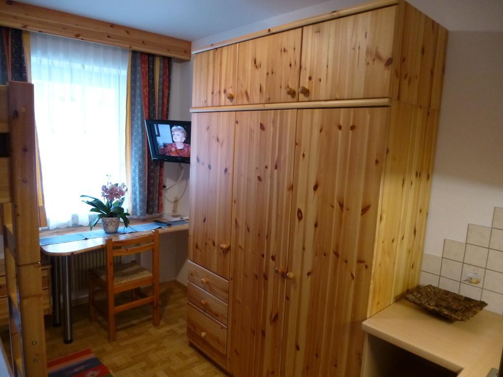 Ciasa Gabriel Apartment Колфоско Стая снимка