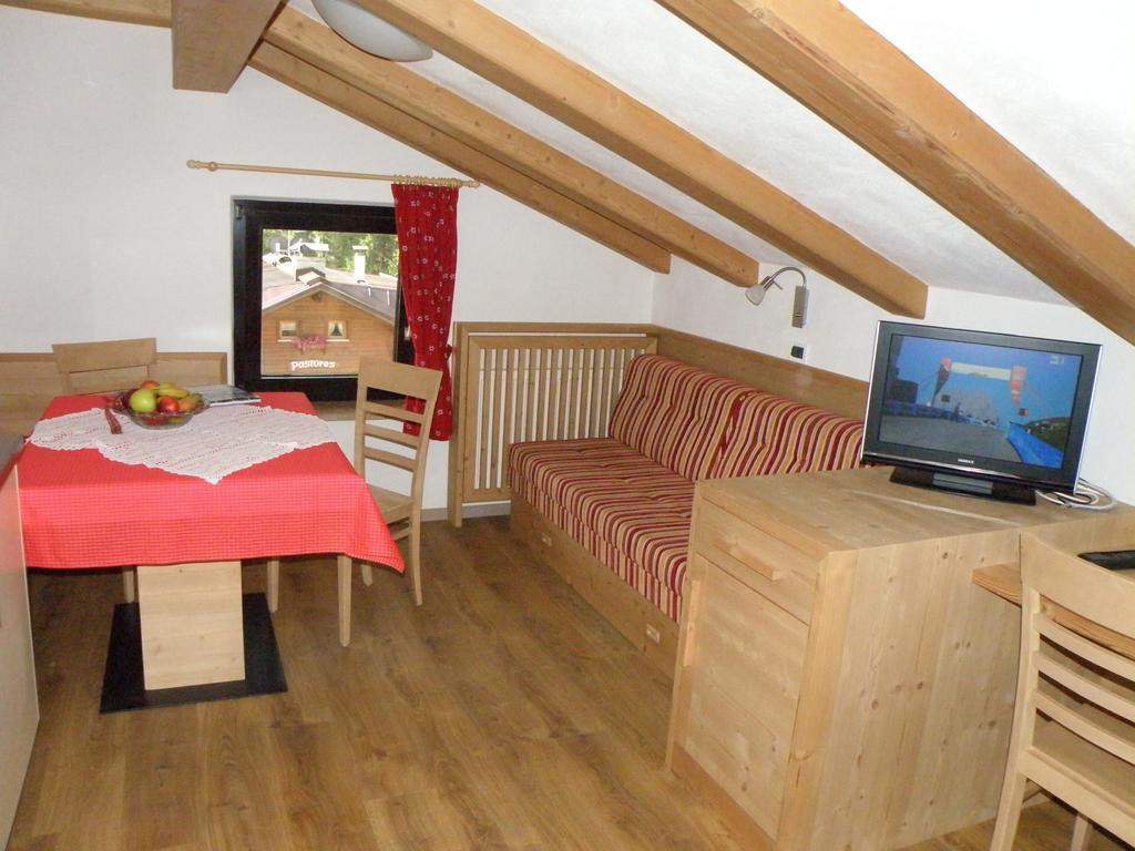 Ciasa Gabriel Apartment Колфоско Стая снимка