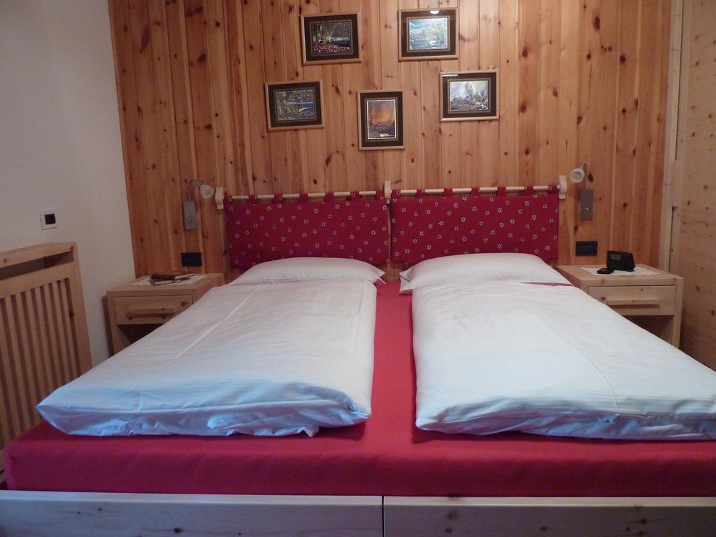 Ciasa Gabriel Apartment Колфоско Стая снимка